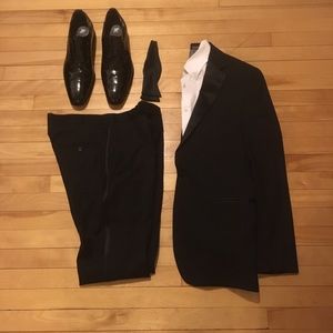 Stafford black tuxedo suit black wool notch lapel